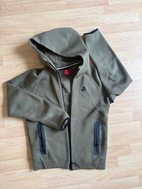 Nike tech Men's Olive Green Full-Zip Hoodie Jacket